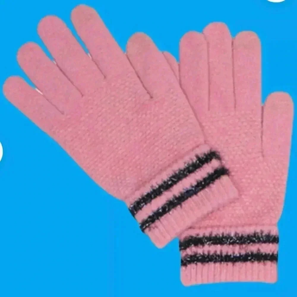 MARCUS ADLER NEW YORK Tinsley Glove and Cozy Sock Set